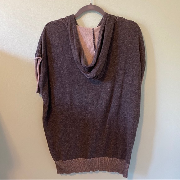 Short Sleeve Hoodie Sweater - Picture 5 of 5